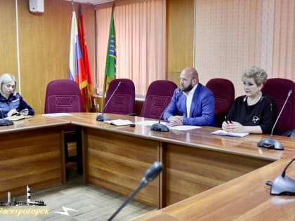 Еженедельное оперативное совещание посвятили проблемам благоустройства городских территорий и подготовке сетей к зиме