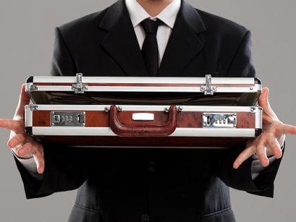 Управляющая делами похитила у семьи два миллиона