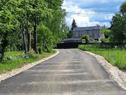 Оперативно и качественно: новая автодорога построена в деревне Романовское