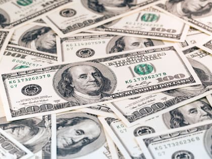 Доля доллара в расчетах через SWIFT достигла максимальных 48,03 %