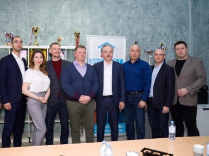 Владимир Ружицкий вручил благодарственные письма сотрудникам IT-компании Люберец