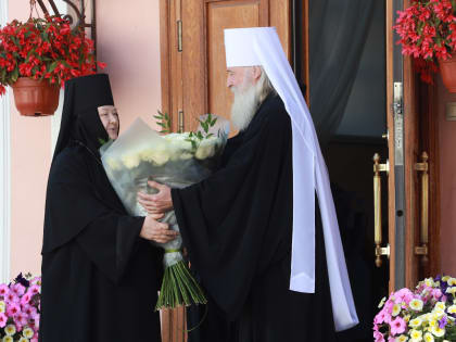 1 июля в Покровском Хотькове монастыре поздравили Матушку Игумению Олимпиаду с Днем рождения