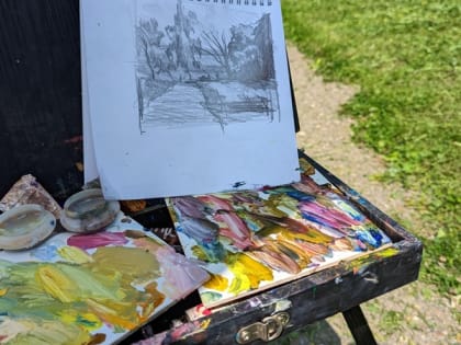 В рамках празднования Дня защиты детей на территории Музея-усадьбы Ф.М. Достоевского «Даровое» прошла ежегодная образовательная акция «Пленэр в Даровом».