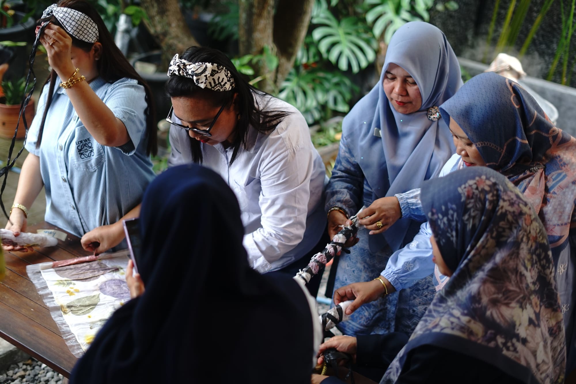 AYU 5 – Silk Scarf Ecoprint Workshop 4