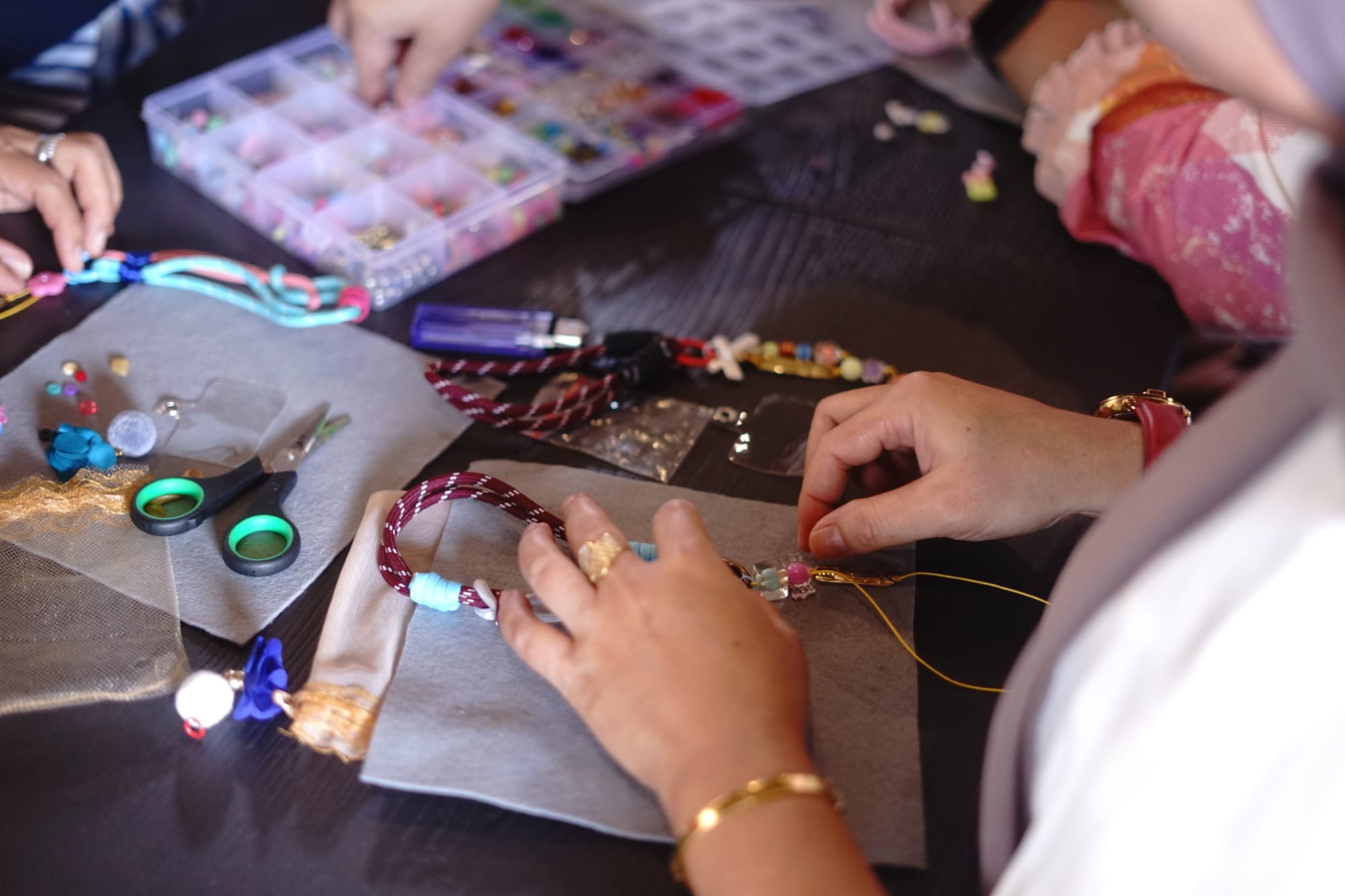 AYU 6 – Workshop Merangkai Aksesori Beads dan Kain 2