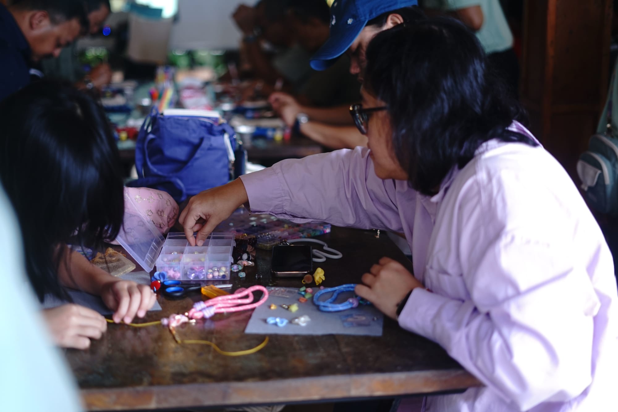AYU 6 – Workshop Merangkai Aksesori Beads dan Kain 1