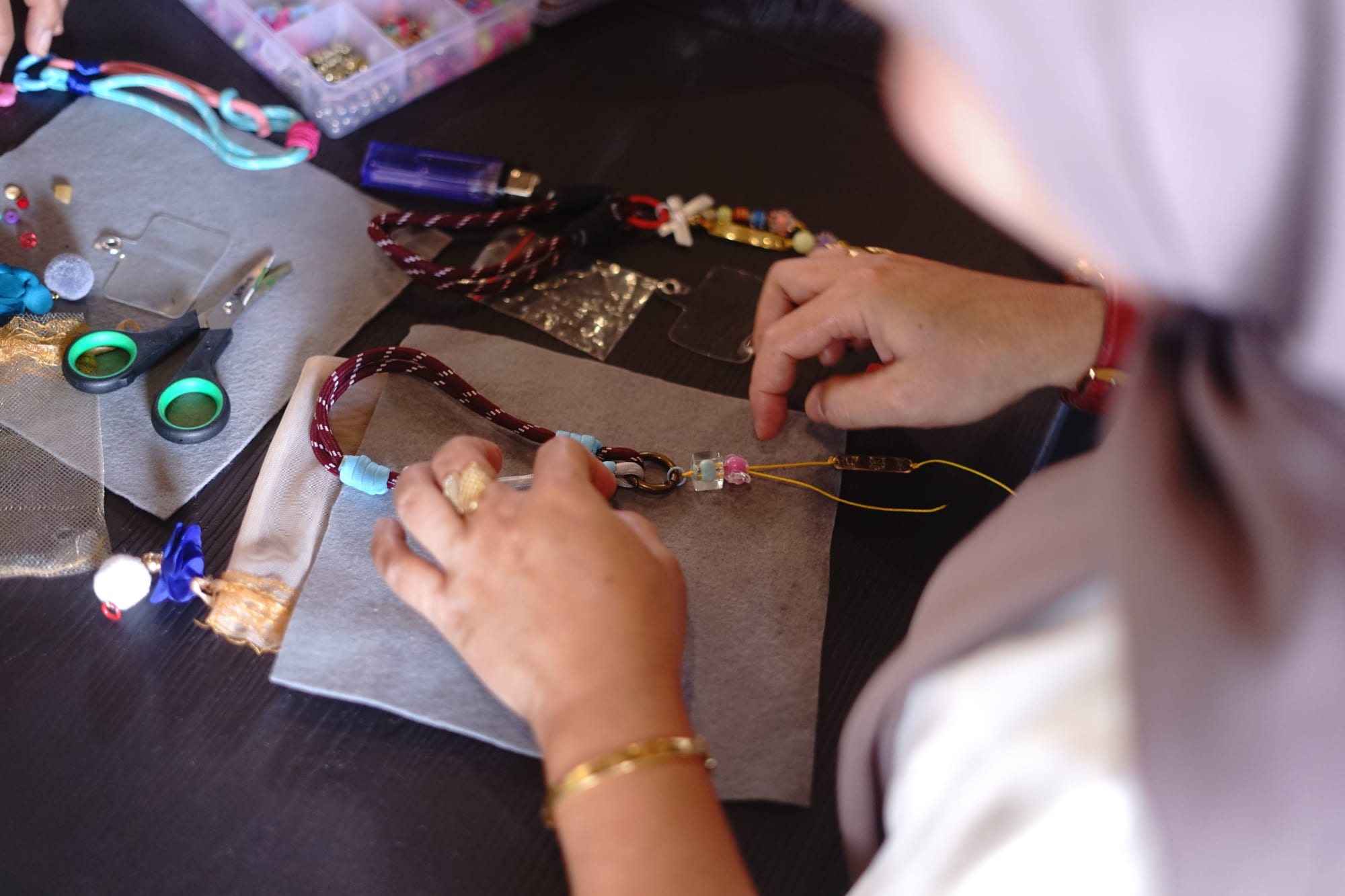 AYU 6 – Workshop Merangkai Aksesori Beads dan Kain 3