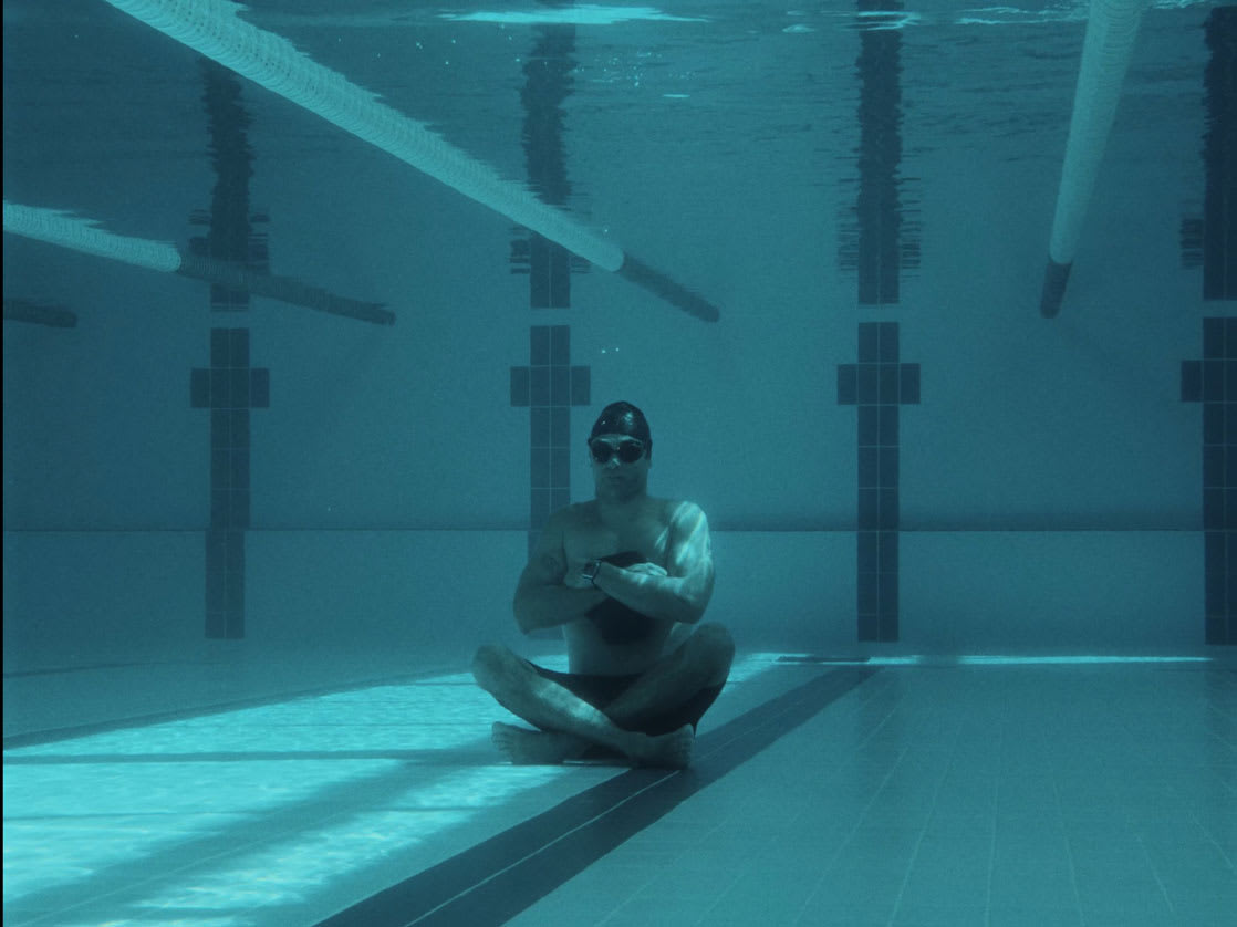 gravity-still-19_uqapqr
