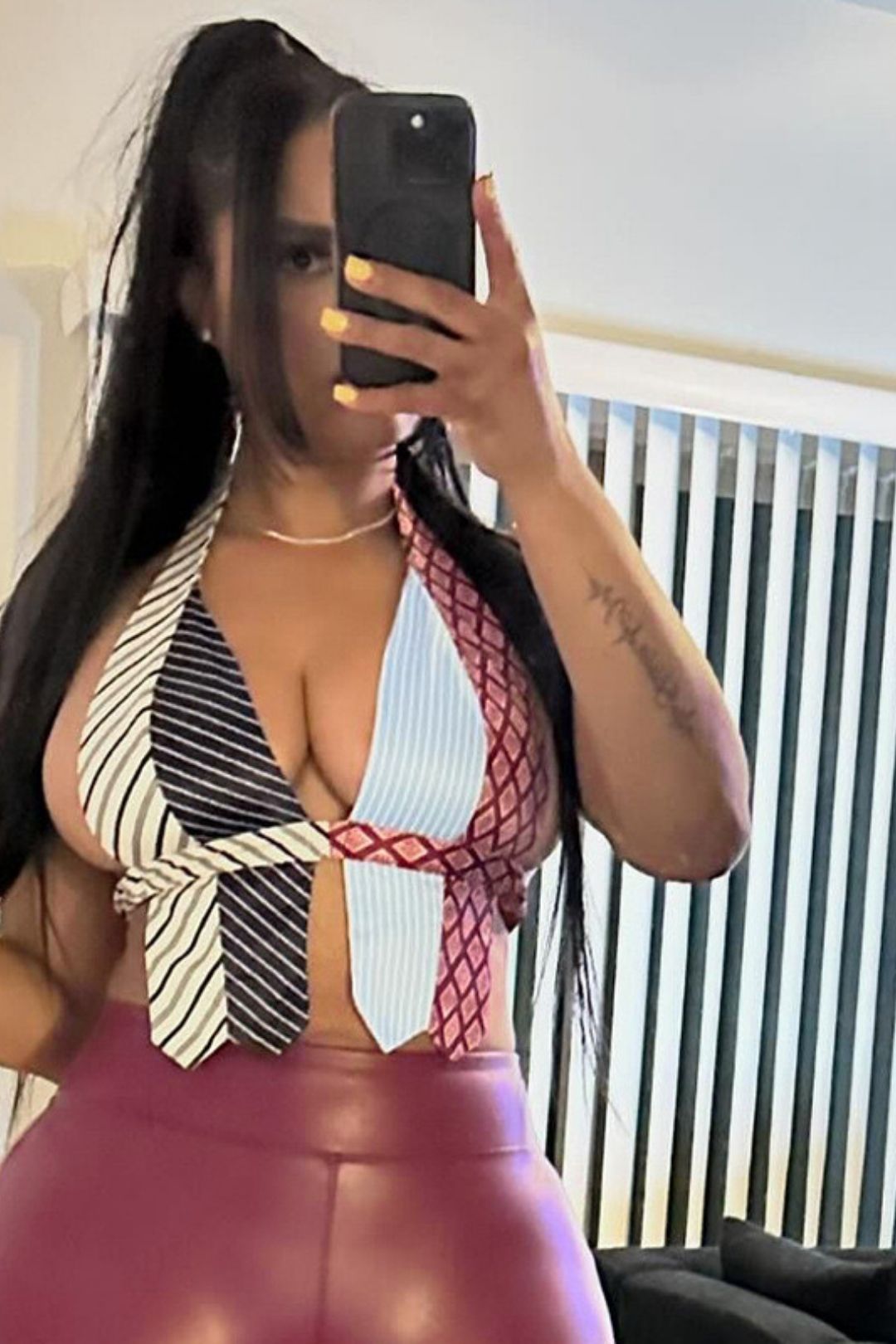 V-neck Pattern Fashion Striped Halter Top