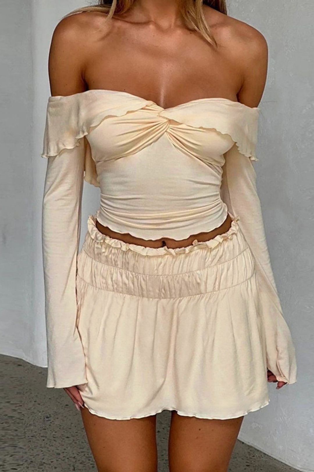 Sexy One-shoulder Long-sleeved T-shirt High-waist Slim Solid Color Short Skirt Two-piece Set