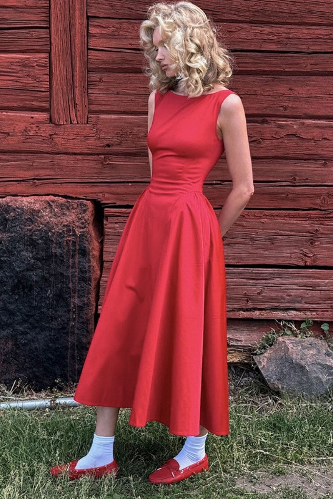 Temperament One-line Collar Waist Slimming Dress  New Woven Simple Long Skirt