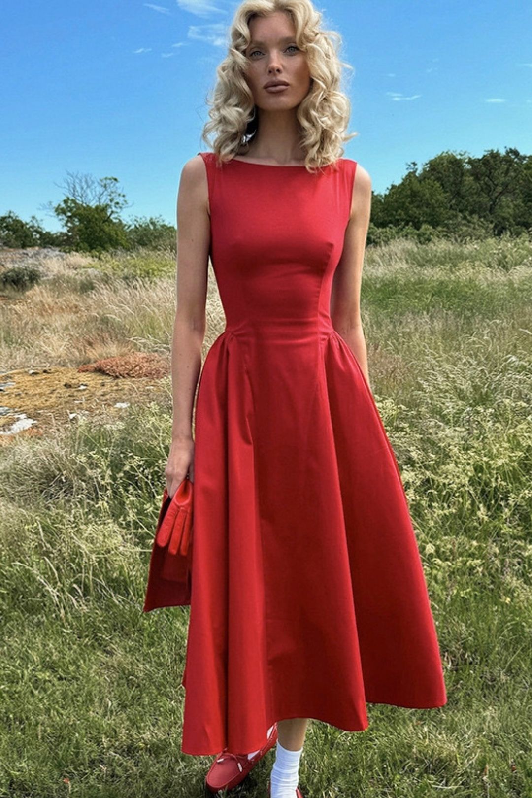 Temperament One-line Collar Waist Slimming Dress  New Woven Simple Long Skirt