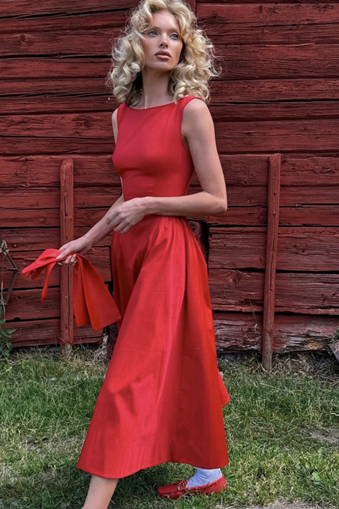 Temperament One-line Collar Waist Slimming Dress  New Woven Simple Long Skirt