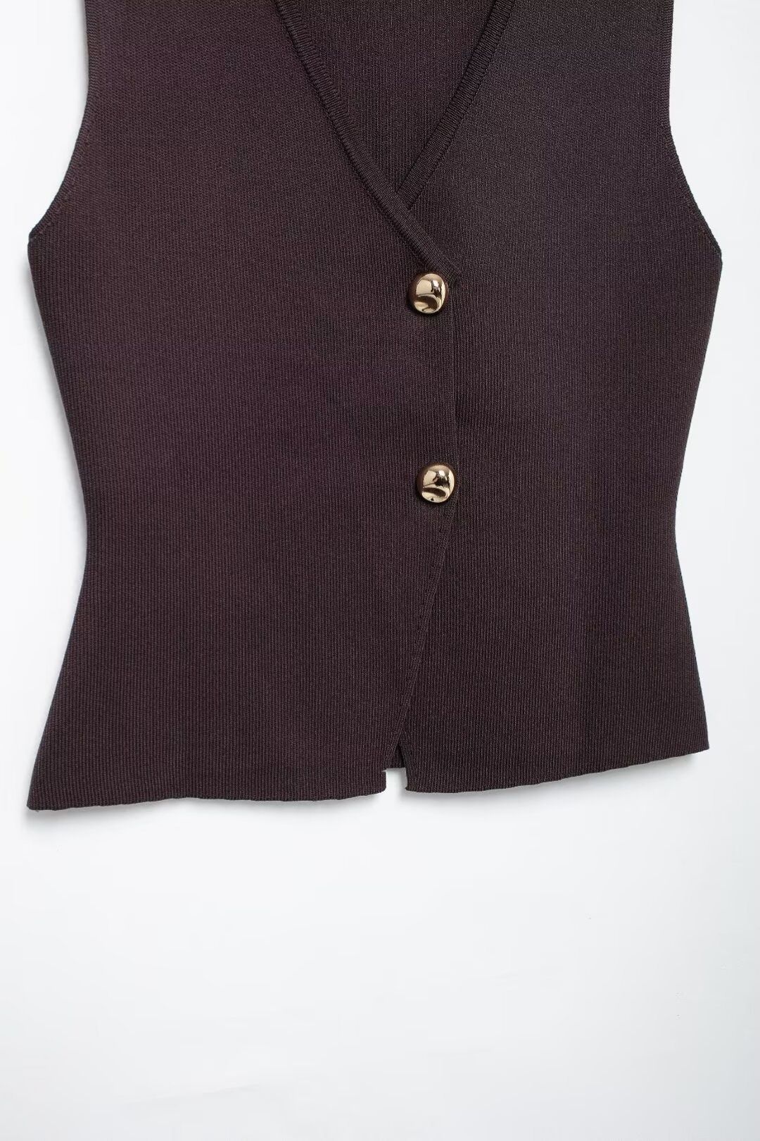 Style Gold Button-decorated Knitted Vest Top