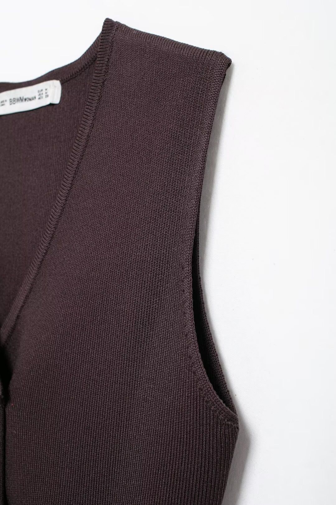 Style Gold Button-decorated Knitted Vest Top