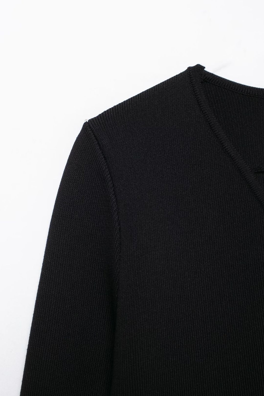Asymmetric V-neck Long-sleeved Slim Knit Jacket