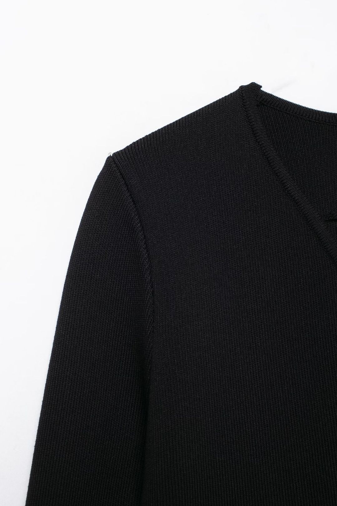 Asymmetric V-neck Long-sleeved Slim Knit Jacket