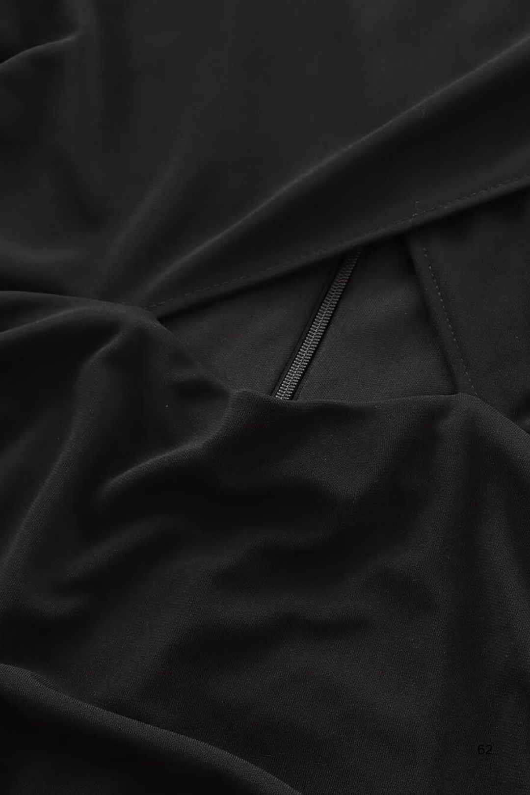 Open Design Pleated Dress With Shoulder Pads