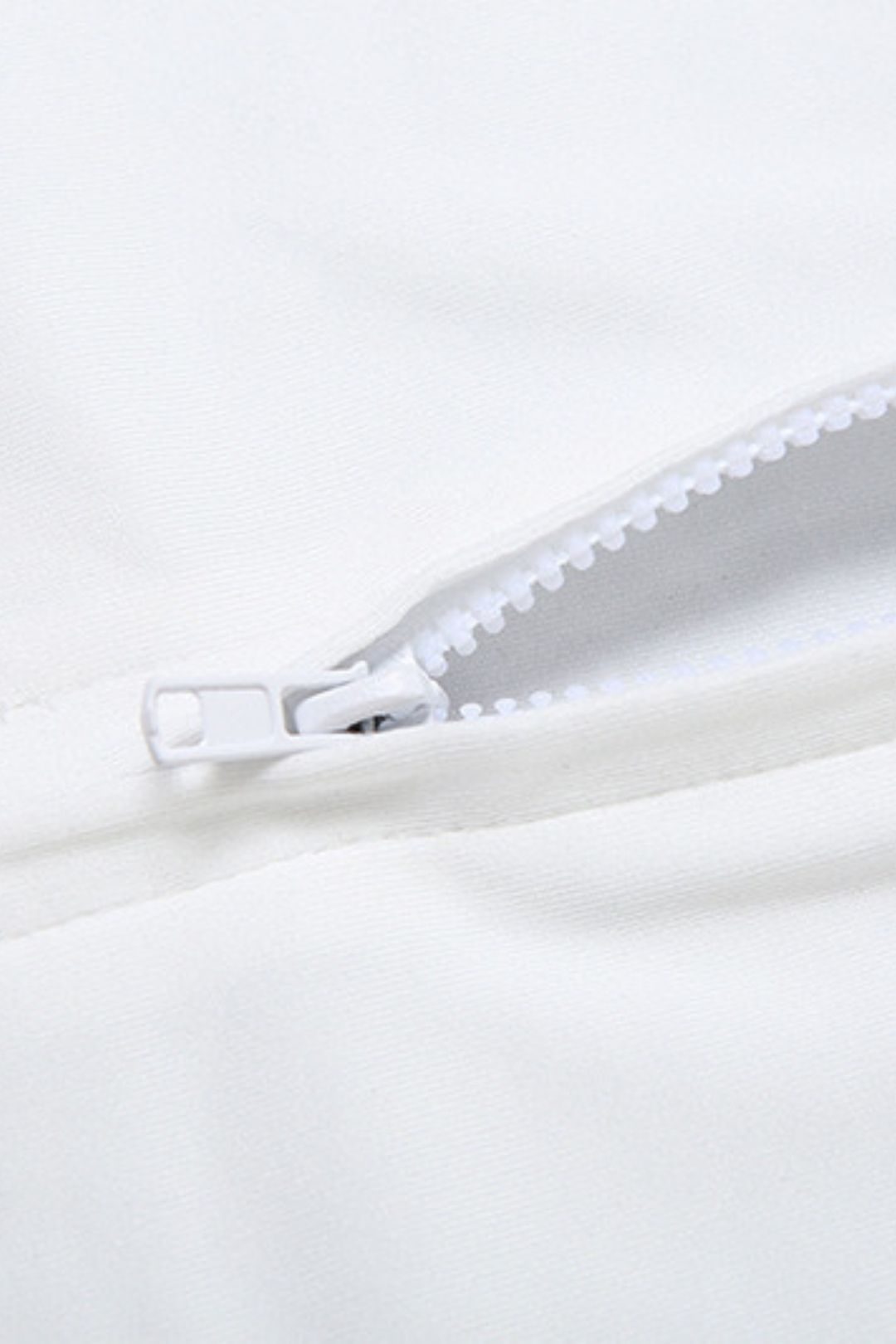 Stand-up Collar Stitching Contrasting Zipper Slim Sports Shorts Suit