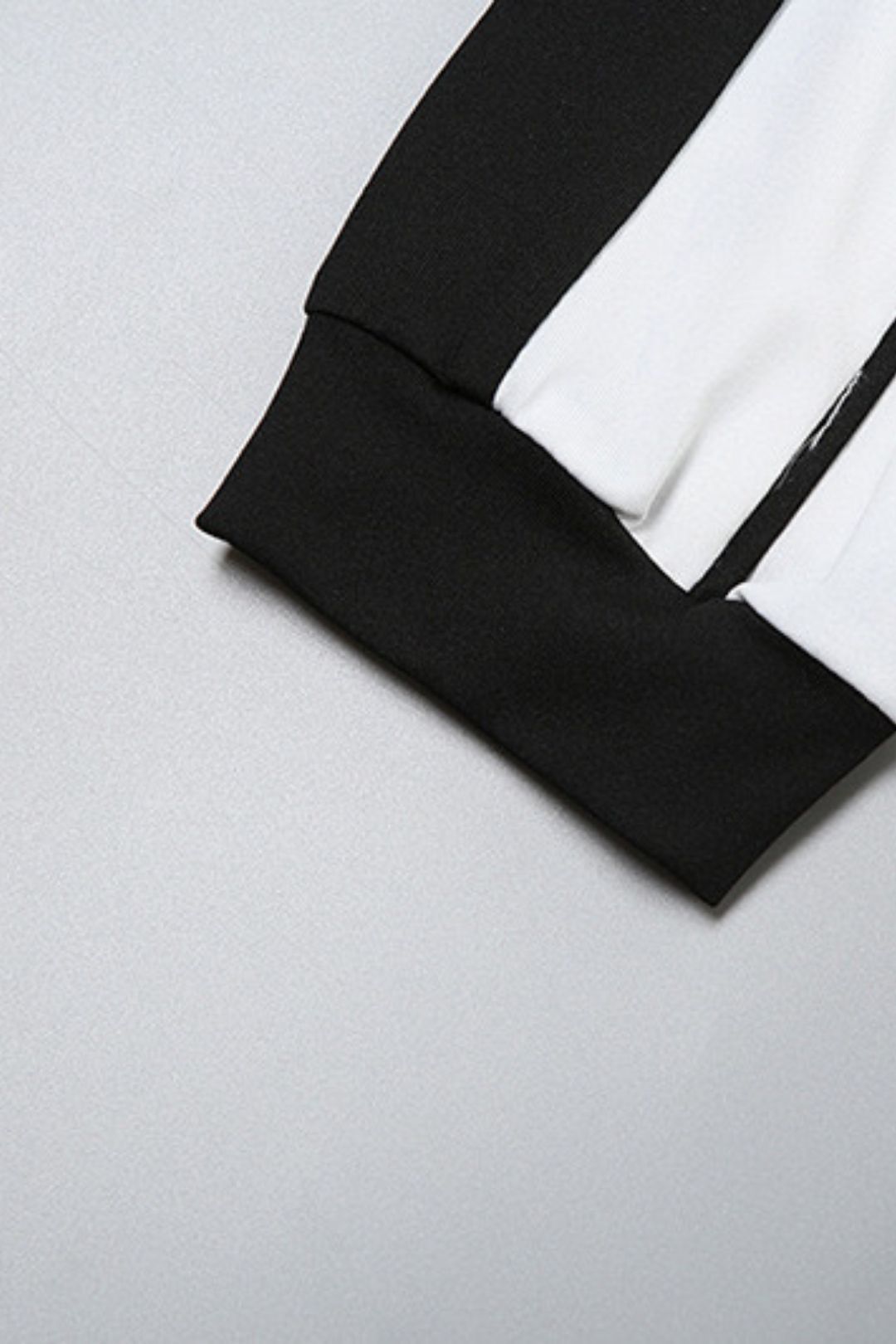 Stand-up Collar Stitching Contrasting Zipper Slim Sports Shorts Suit