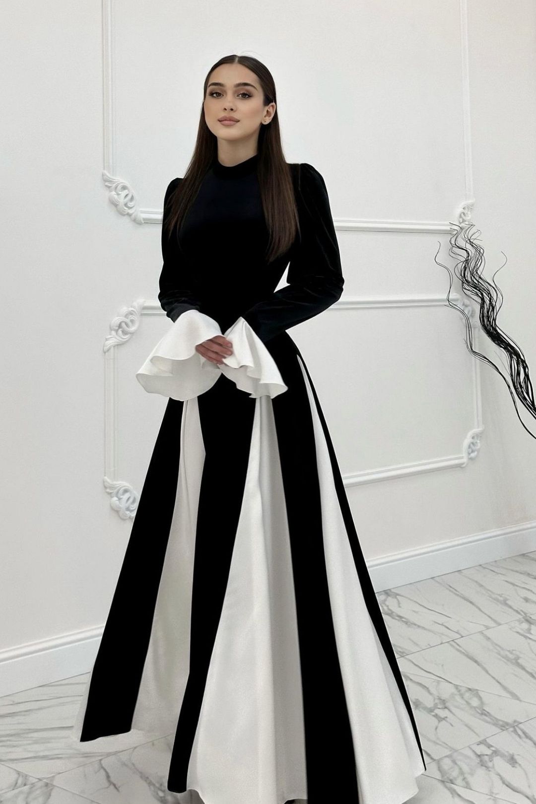Black And White Contrast Color Temperament Ruffled Long-Sleeved Swing Dress