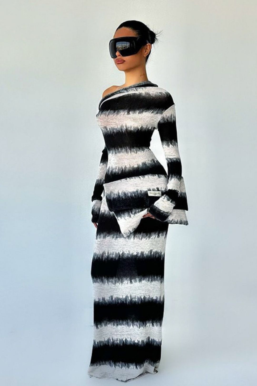 Black And White Striped Asymmetrical Sloping Shoulder Pile Collar Long-sleeved Dress