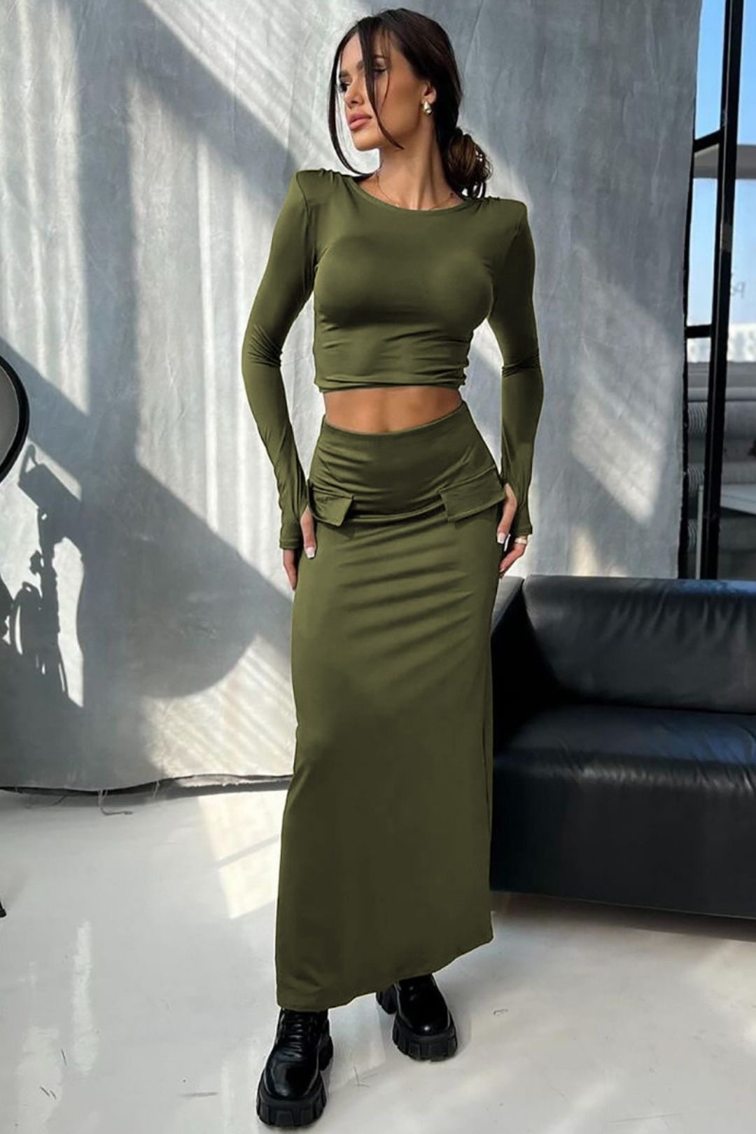 Navel-baring Long-sleeved Tops Slim Skirt Suit