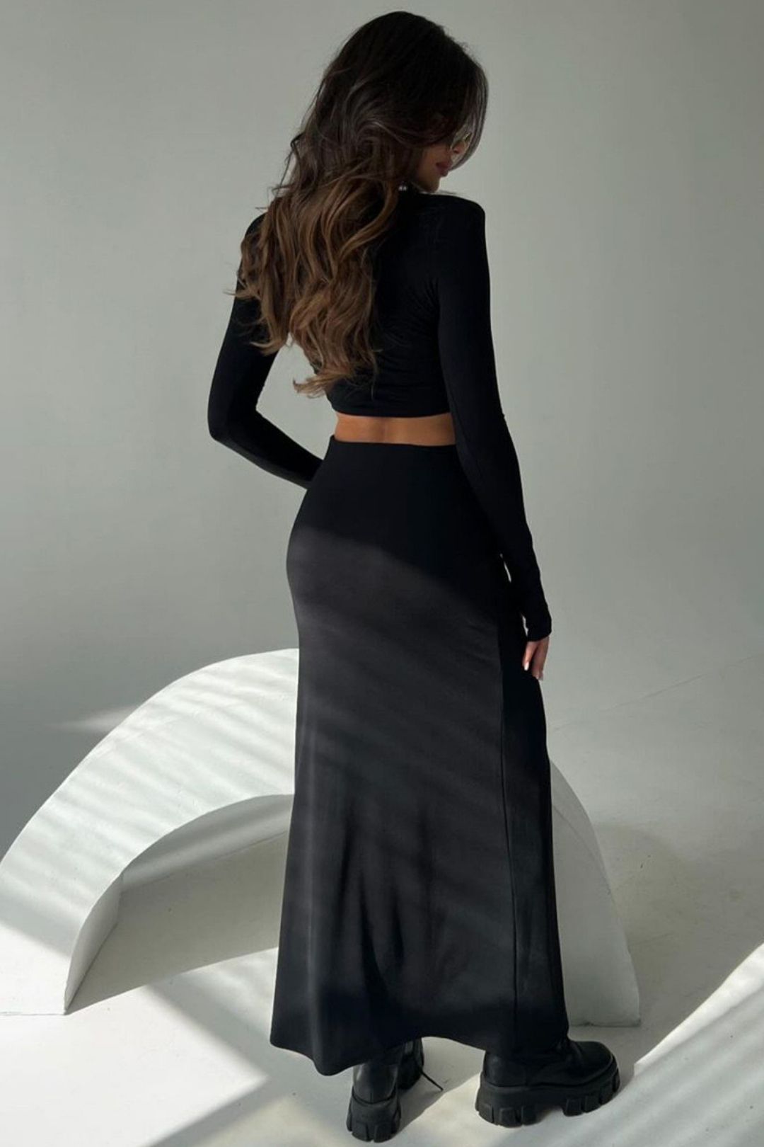 Navel-baring Long-sleeved Tops Slim Skirt Suit