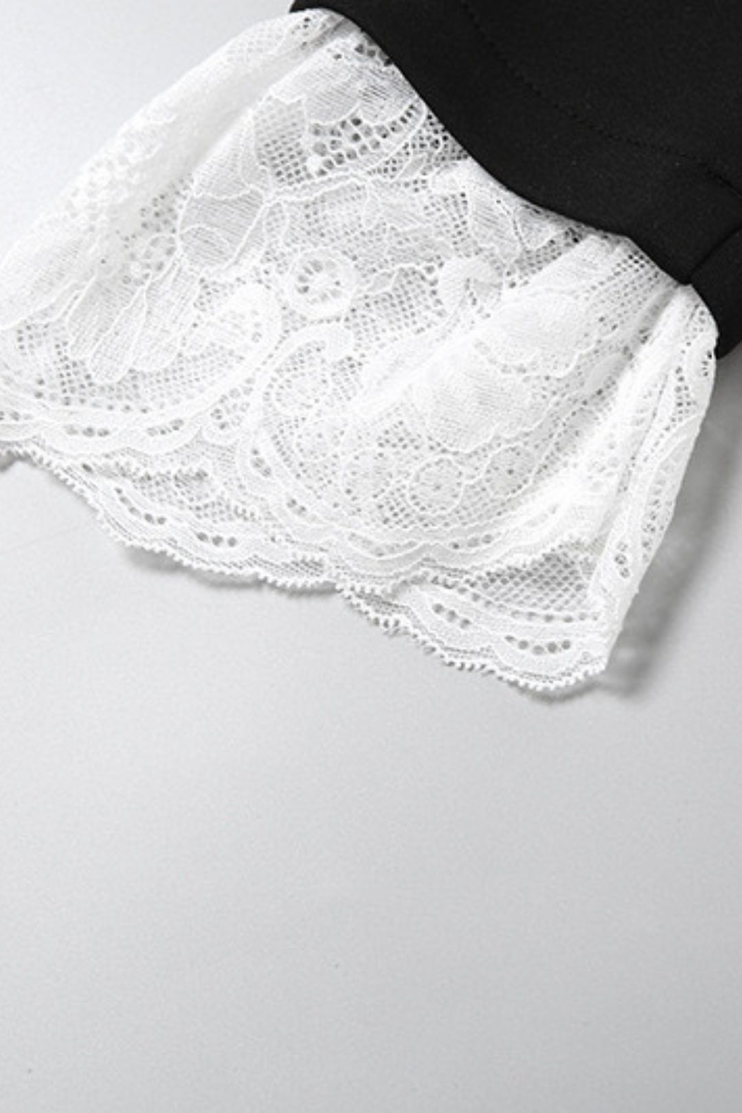 Sexy Hotties Deep V Lapel Lace Long-sleeved Contrasting Color Jumpsuit