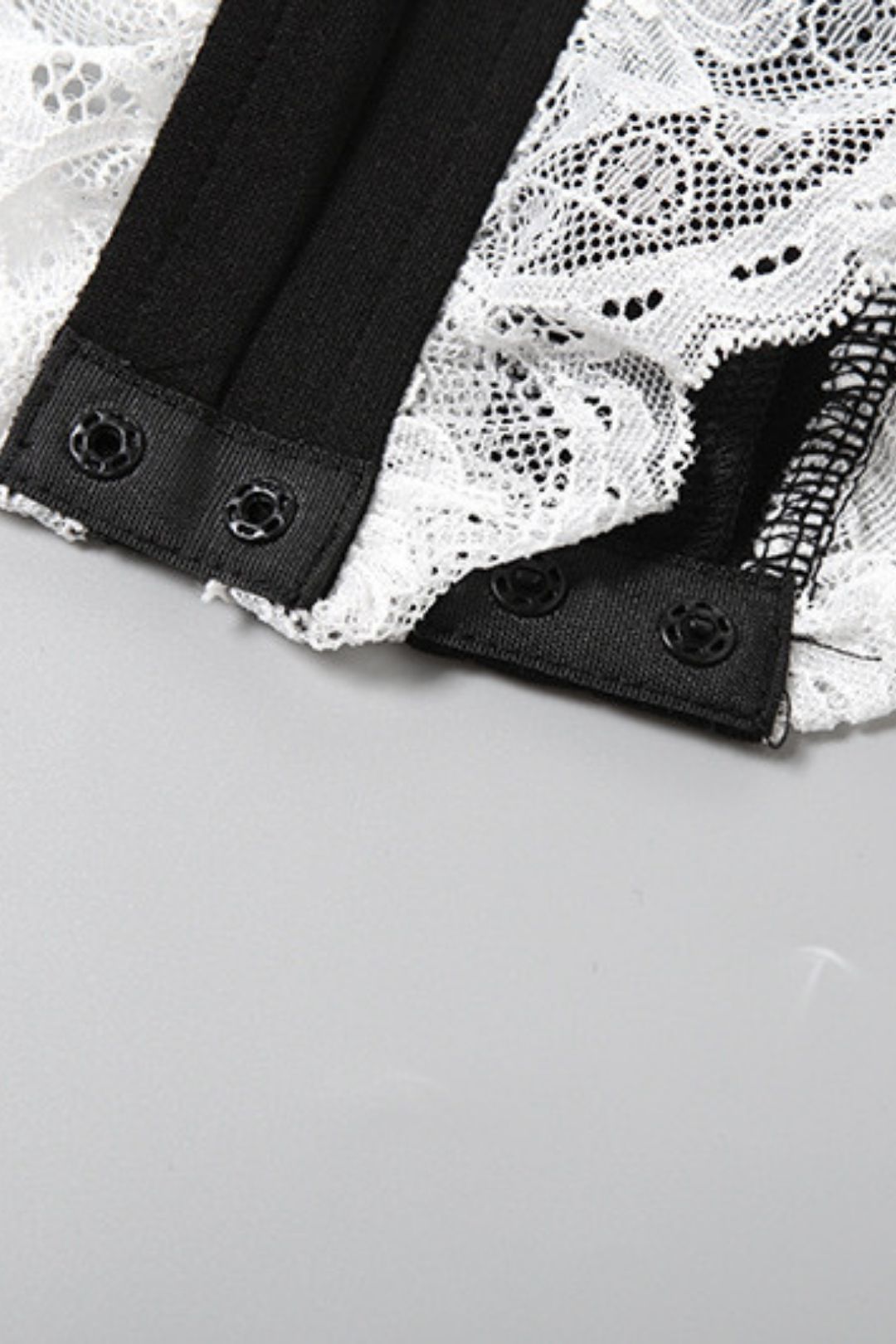 Sexy Hotties Deep V Lapel Lace Long-sleeved Contrasting Color Jumpsuit