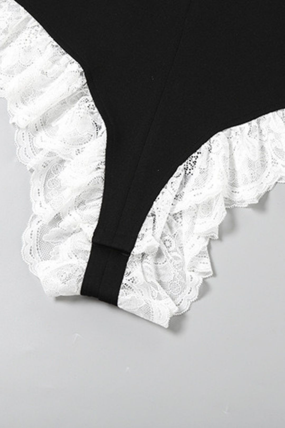 Sexy Hotties Deep V Lapel Lace Long-sleeved Contrasting Color Jumpsuit