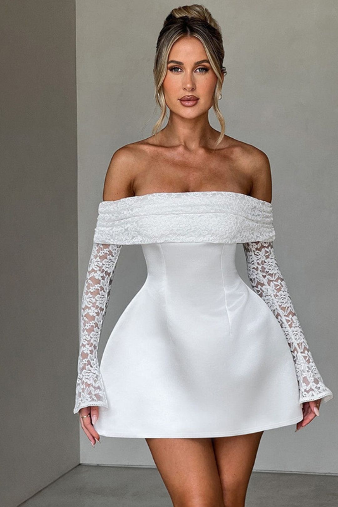 Sexy Slim One-shoulder Lace Stitching Long-sleeved Dress