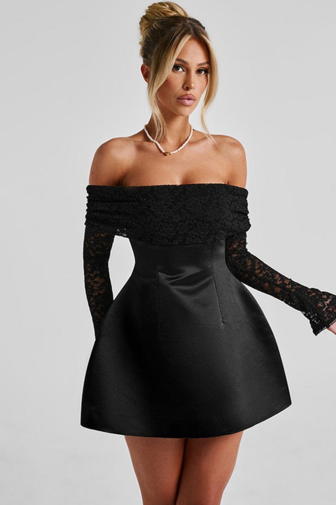 Sexy Slim One-shoulder Lace Stitching Long-sleeved Dress