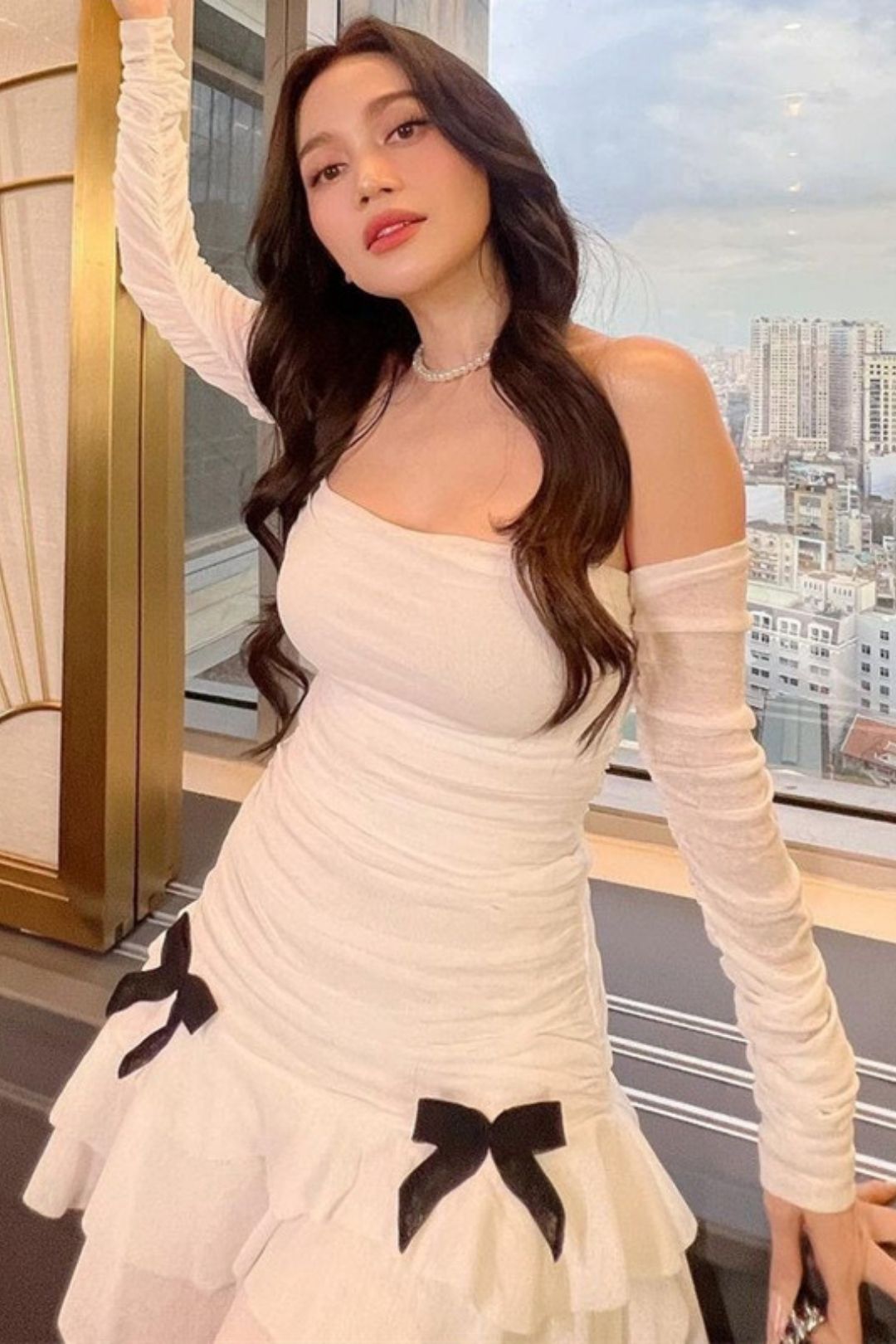 One-line Collar Tube Top Pleated Long-sleeved Lotus Leaf Dress