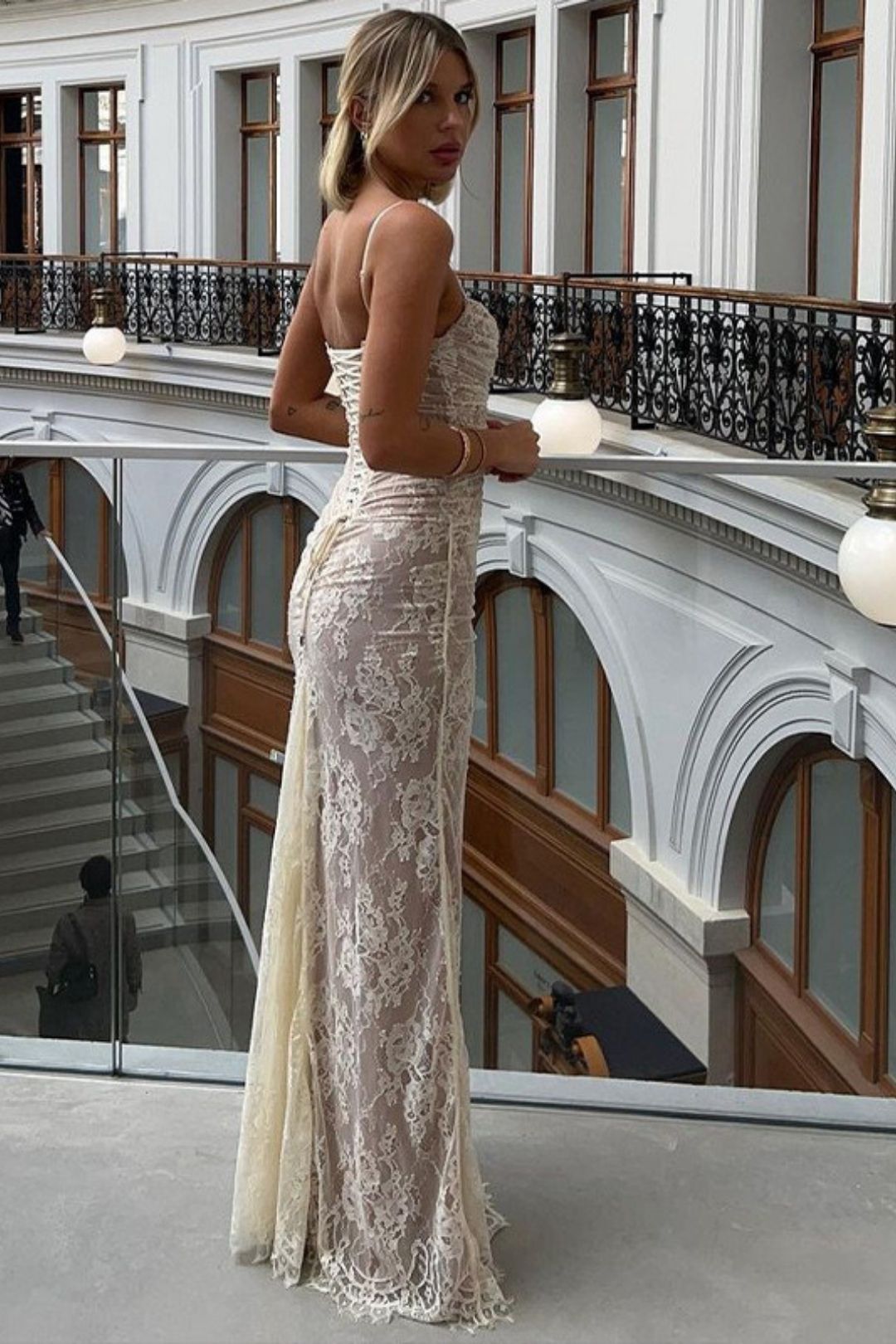 Sexy Ladies Lace Mesh Long-sleeved Waistcoat Suspender Dress Suit