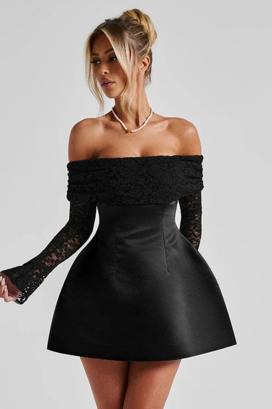 Sexy Slim One Shoulder Lace Splicing Long Sleeve Dress