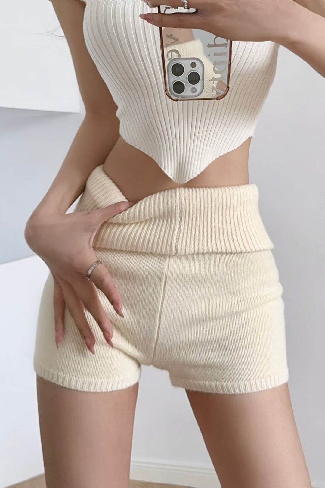 Wear Tight Red Knitted Line Hot Pants