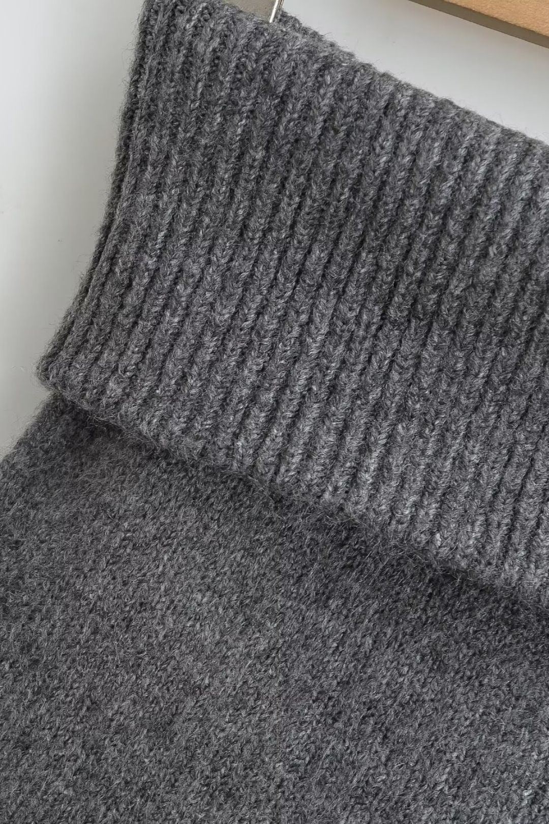 Wear Tight Red Knitted Line Hot Pants