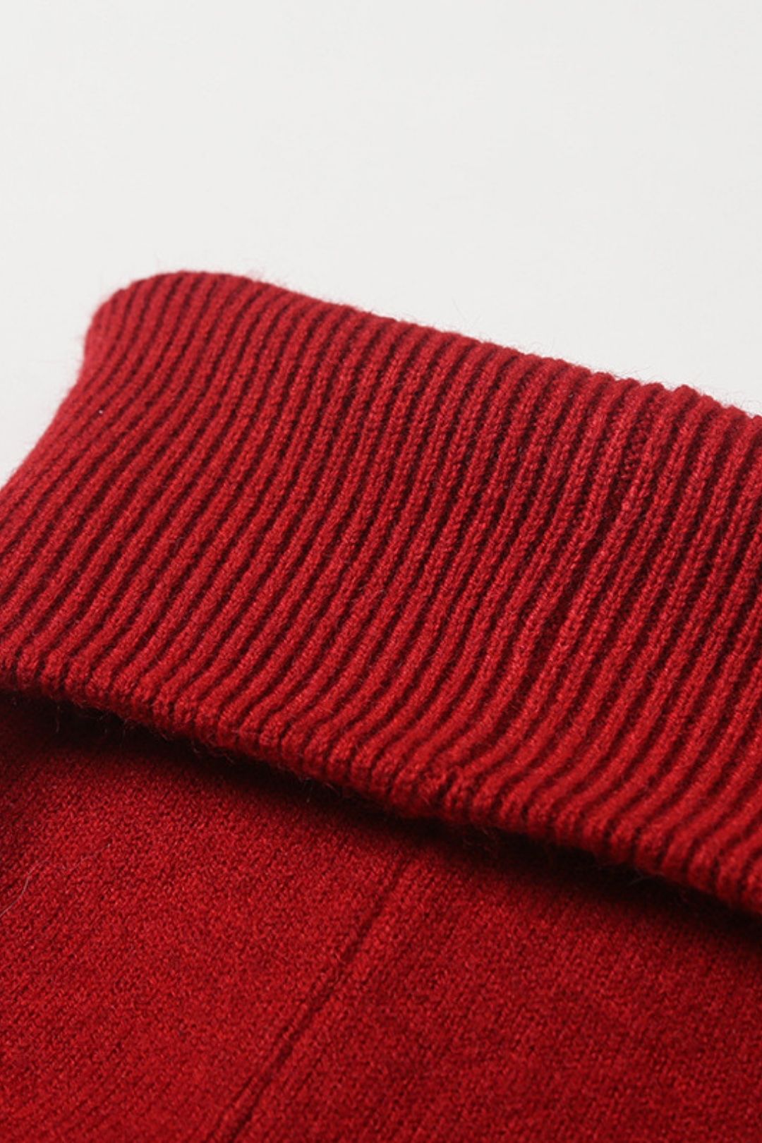 Wear Tight Red Knitted Line Hot Pants