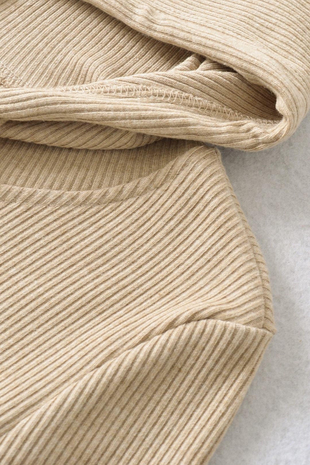 Short Long-sleeved Top With Cuffs, Slim Fit, Flared Trousers, Knitted Suit