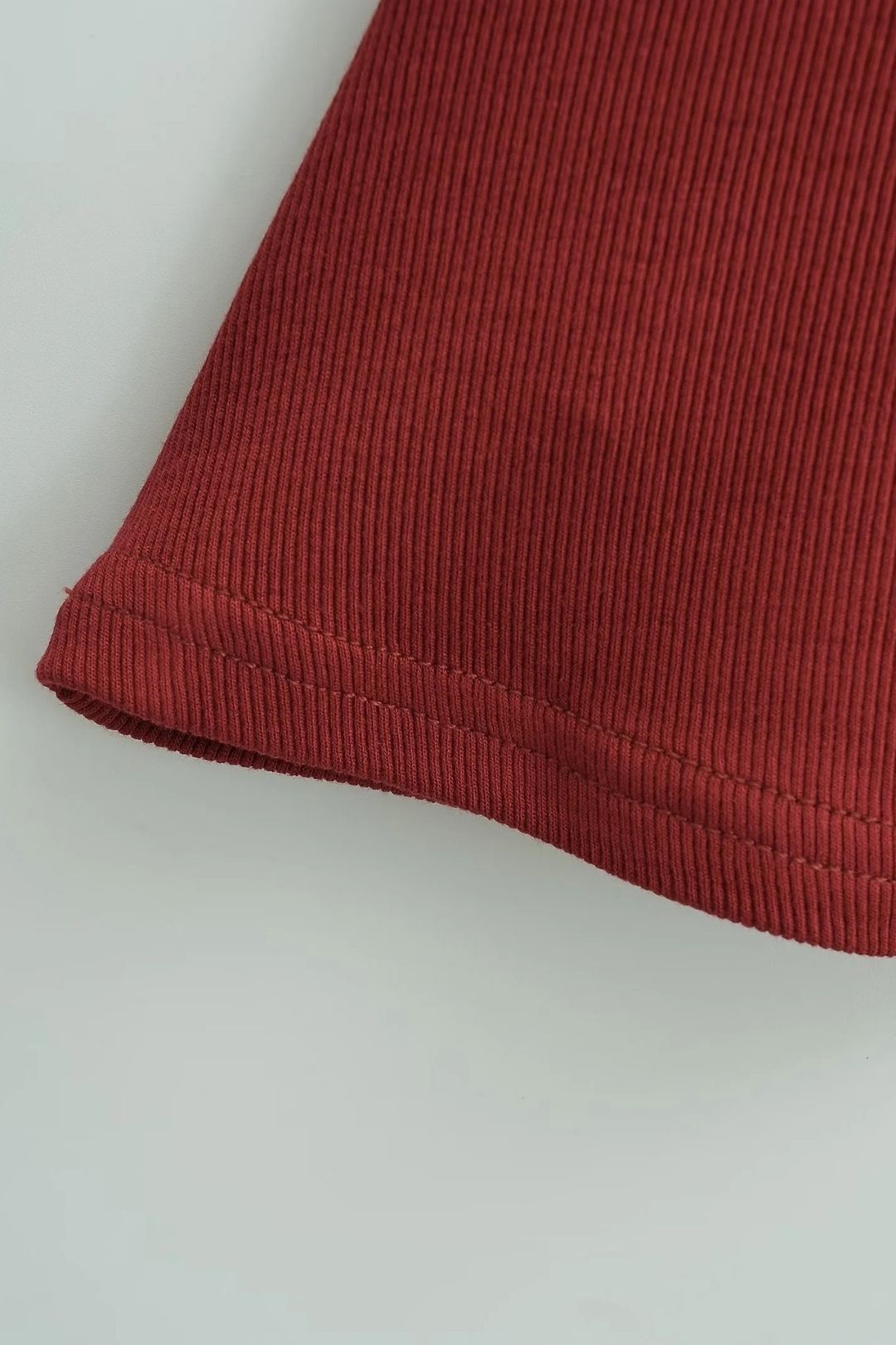 Large U-neck Thread Hourglass Waist Short-sleeved T-shirt