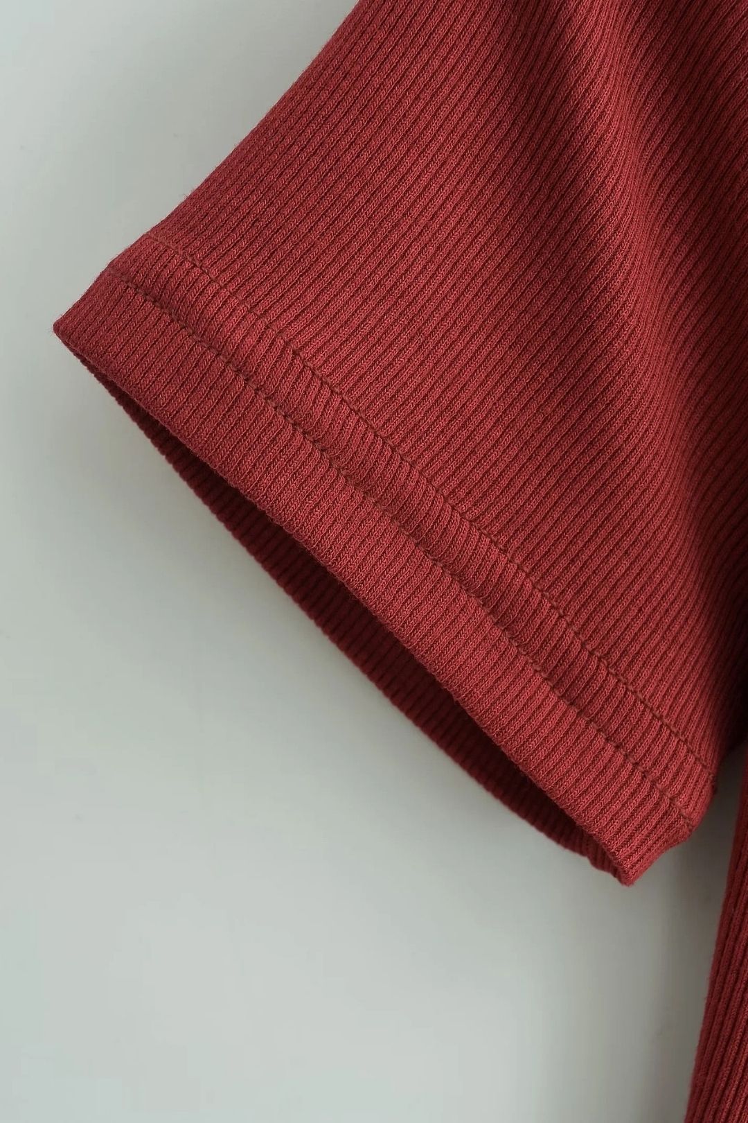 Large U-neck Thread Hourglass Waist Short-sleeved T-shirt