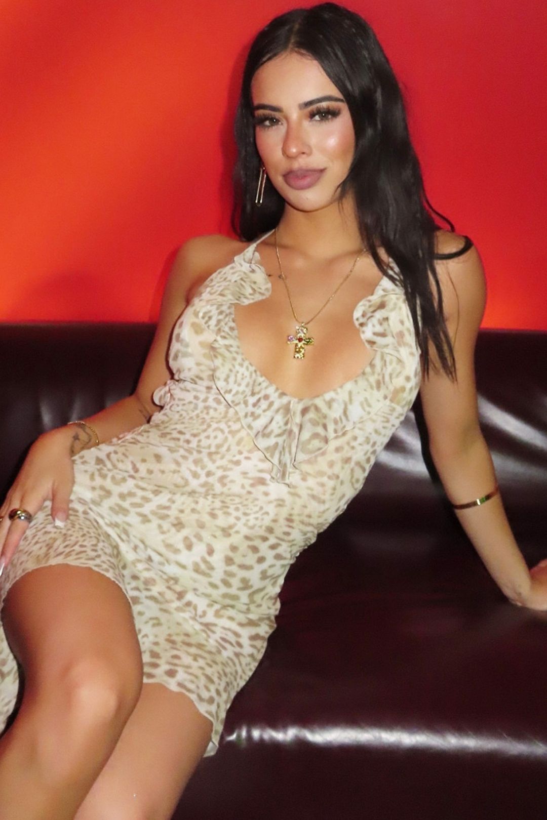 Sexy Deep V Hip-wrapped Wood Ear-edge Halter Neck Dress