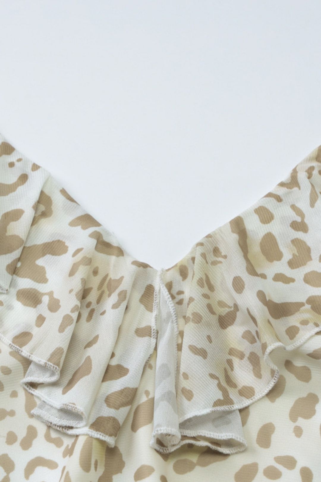 Sexy Deep V Hip-wrapped Wood Ear-edge Halter Neck Dress