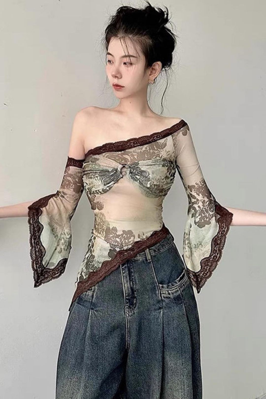 L Lace Design Off-the-shoulder Button Top