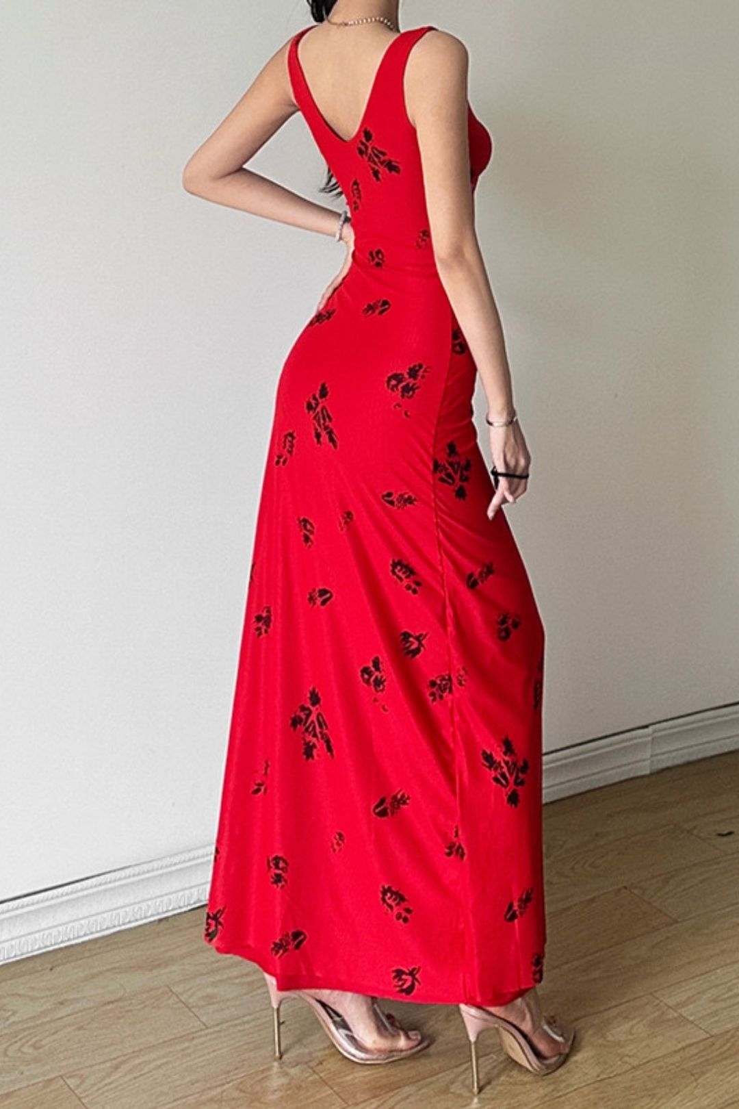 Solid Color Slim High Waist Street Fashion V-neck Sleeveless Dress