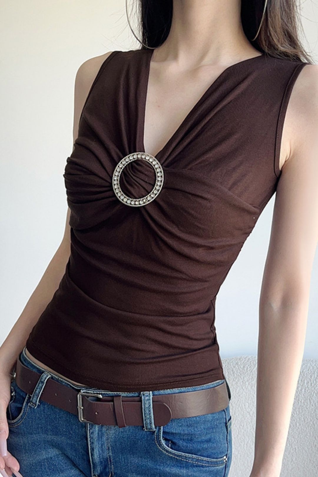 V-neck Gem Ring Decoration Waist Slimming Knitted Vest