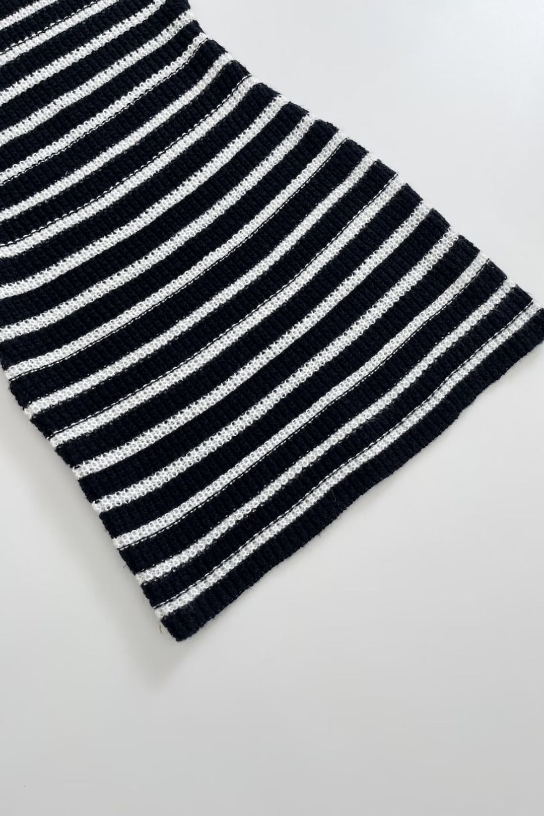 Black And White Knitted Tight Short Sleeve Dress