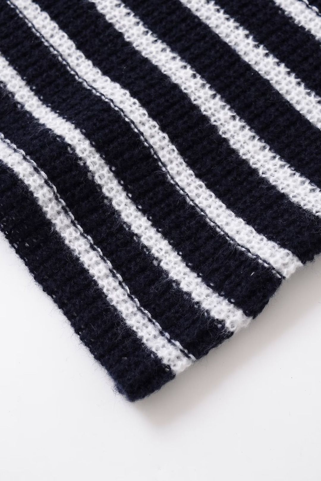 Black And White Knitted Tight Short Sleeve Dress