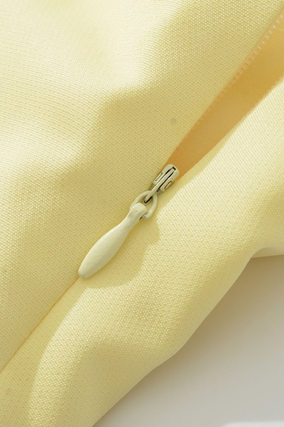 Elegant Sleeveless Waisted Strapless Dress